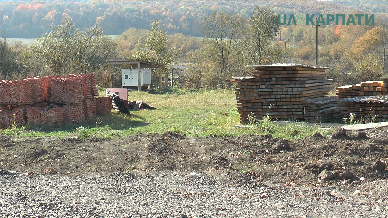 Свиноферма у Насташиному: орендарів зобов’язали забрати будматеріали з однієї із ділянок