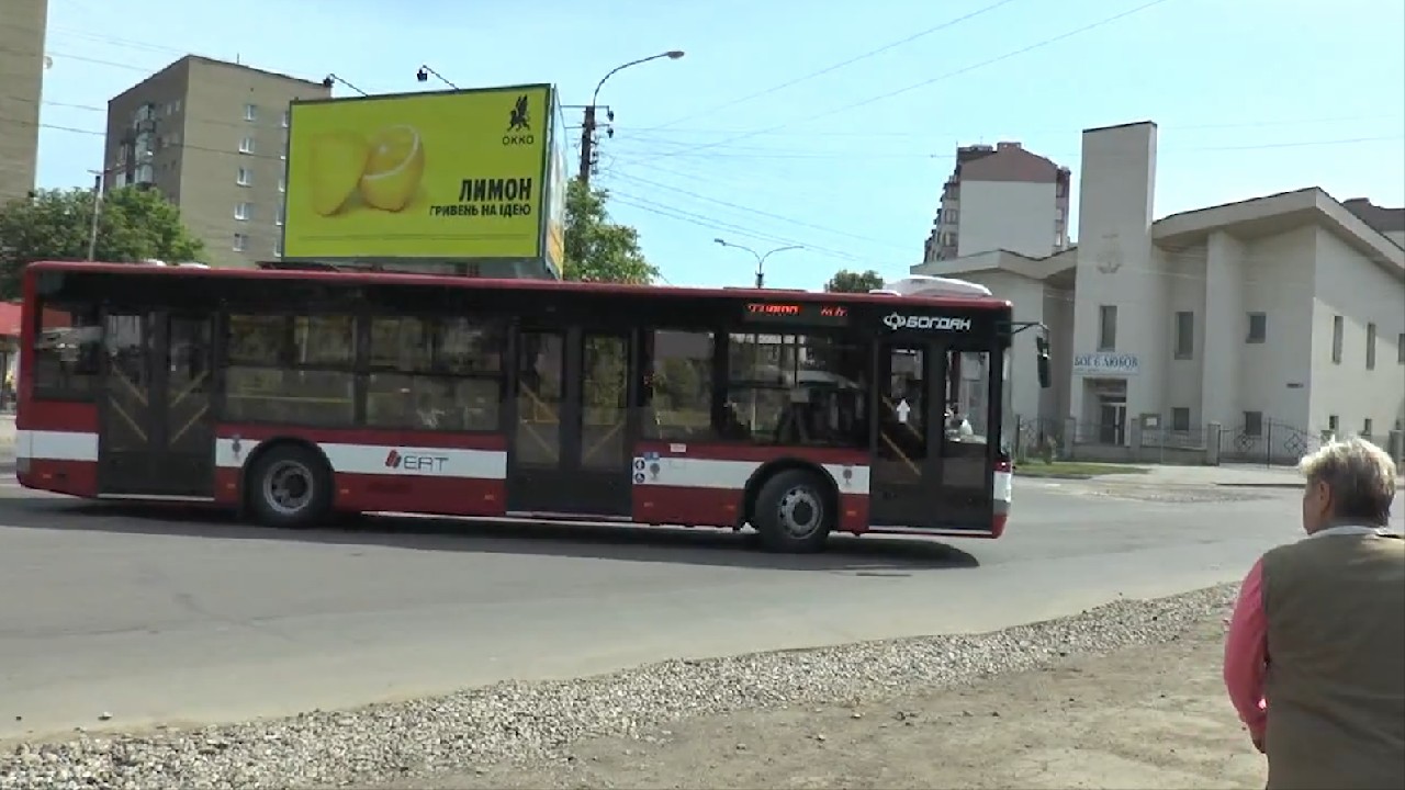 21 січня на вулиці Франківська виїдуть ще 10 комунальних автобусів