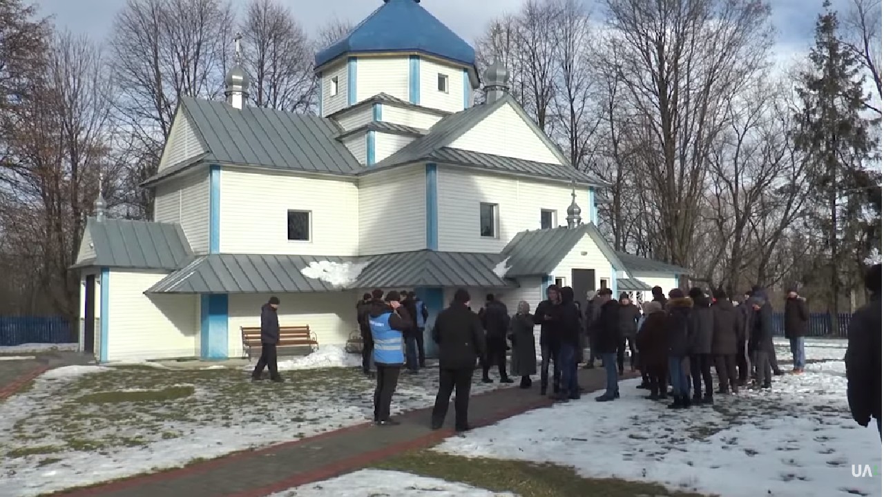 Опломбовану на початку тижня церкву відкрили сьогодні у селі Похівка