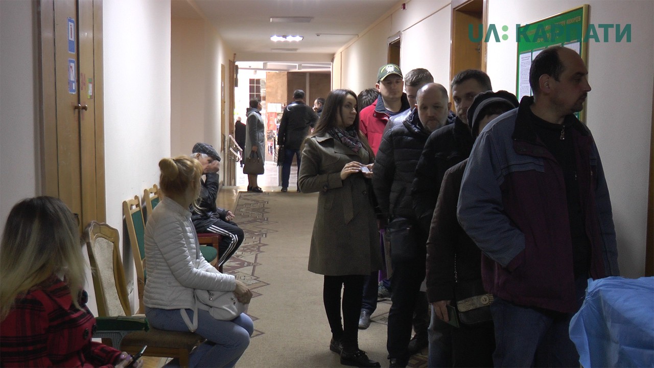 На сьогодні майже 2000 виборців перереєструвалися, щоб проголосувати у Франківську